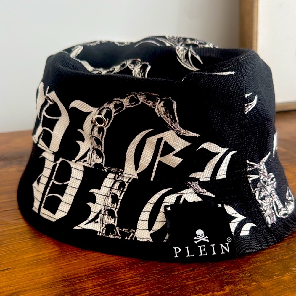 Philipp Plein Black Bucket Hat